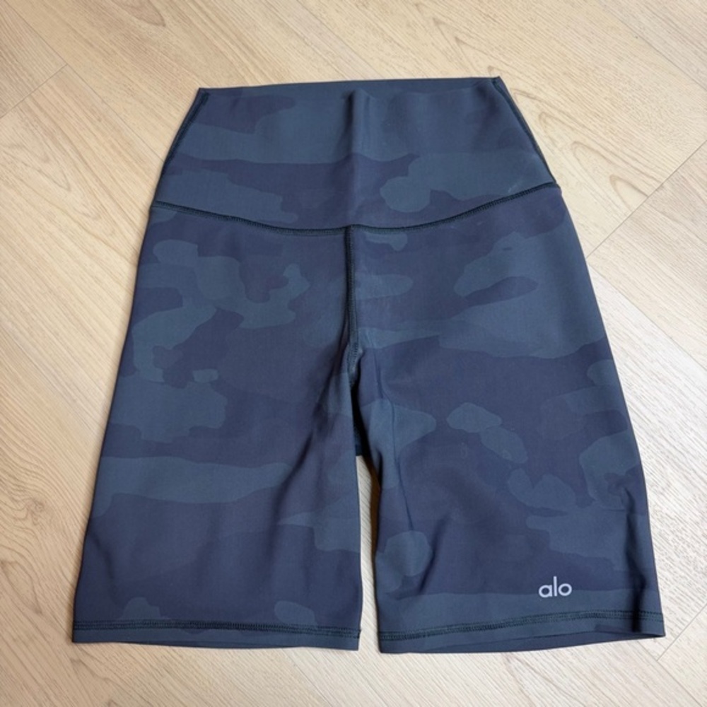 Alo Camo Biker Shorts